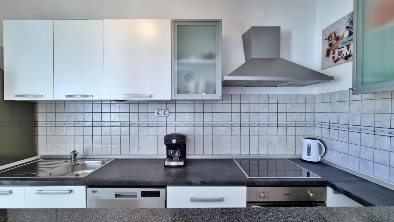 Apartments Slado Omiš Екстериор снимка